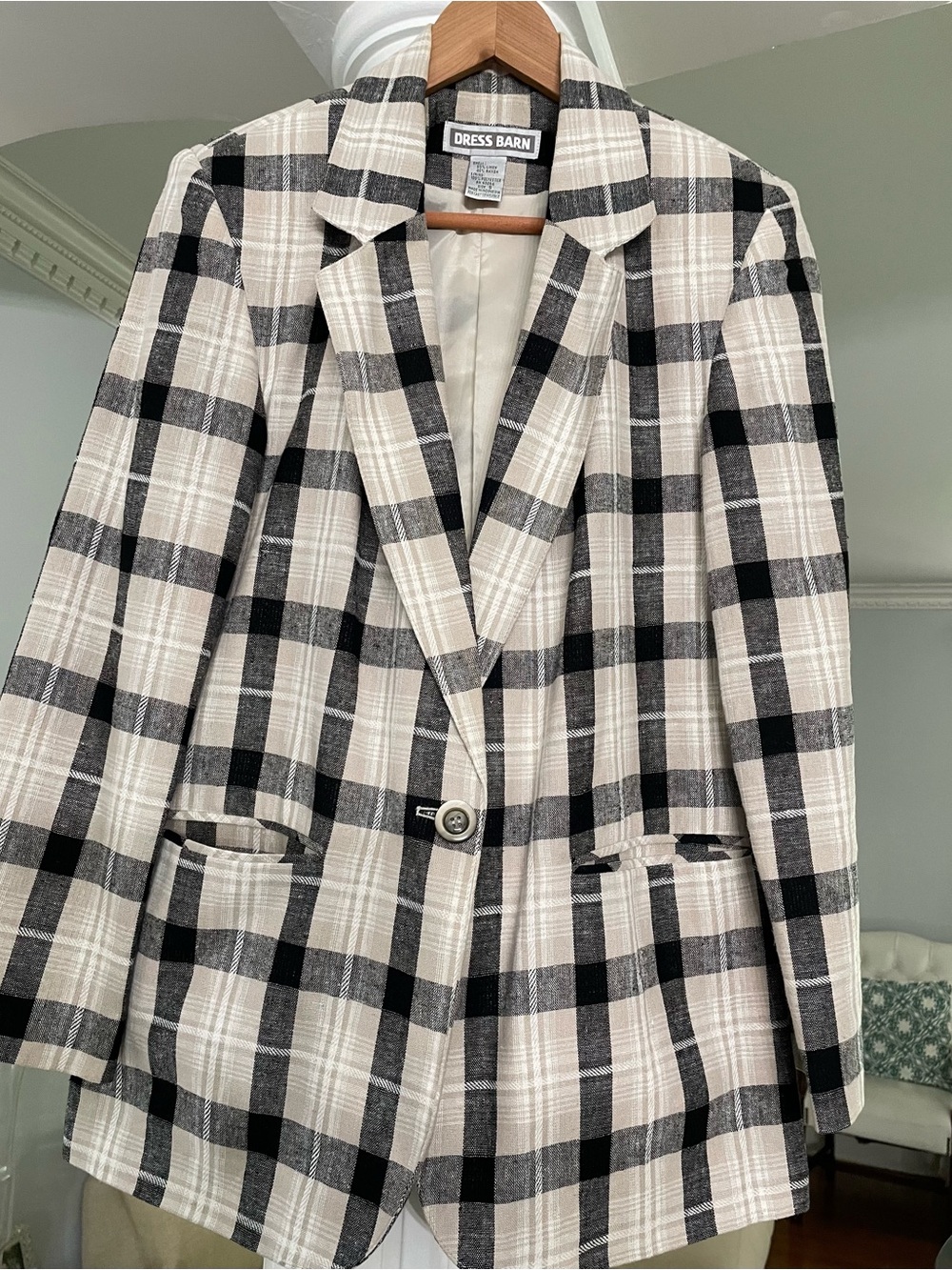 Dress Barn Women's Black , White and tan plaid linen blend single button blazer